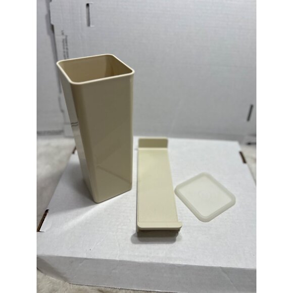 Tupperware block cheese storage container - Picture 4 of 5